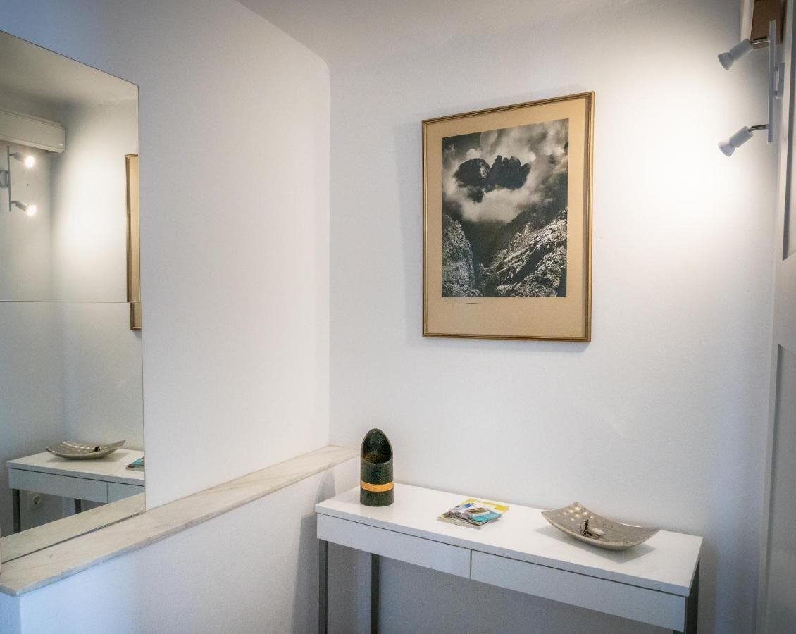 The Roof - Flat Sea View In Aegina Town Appartement Buitenkant foto