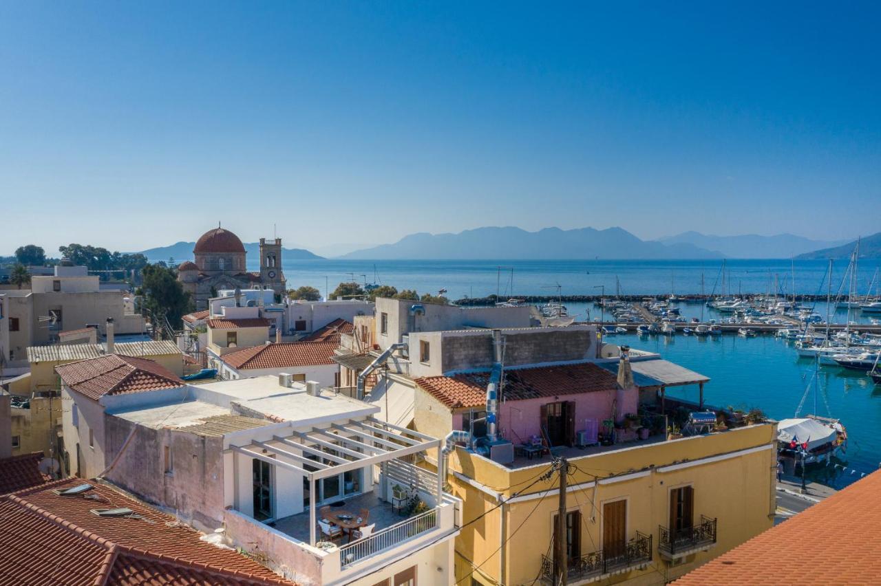 The Roof - Flat Sea View In Aegina Town Appartement Buitenkant foto