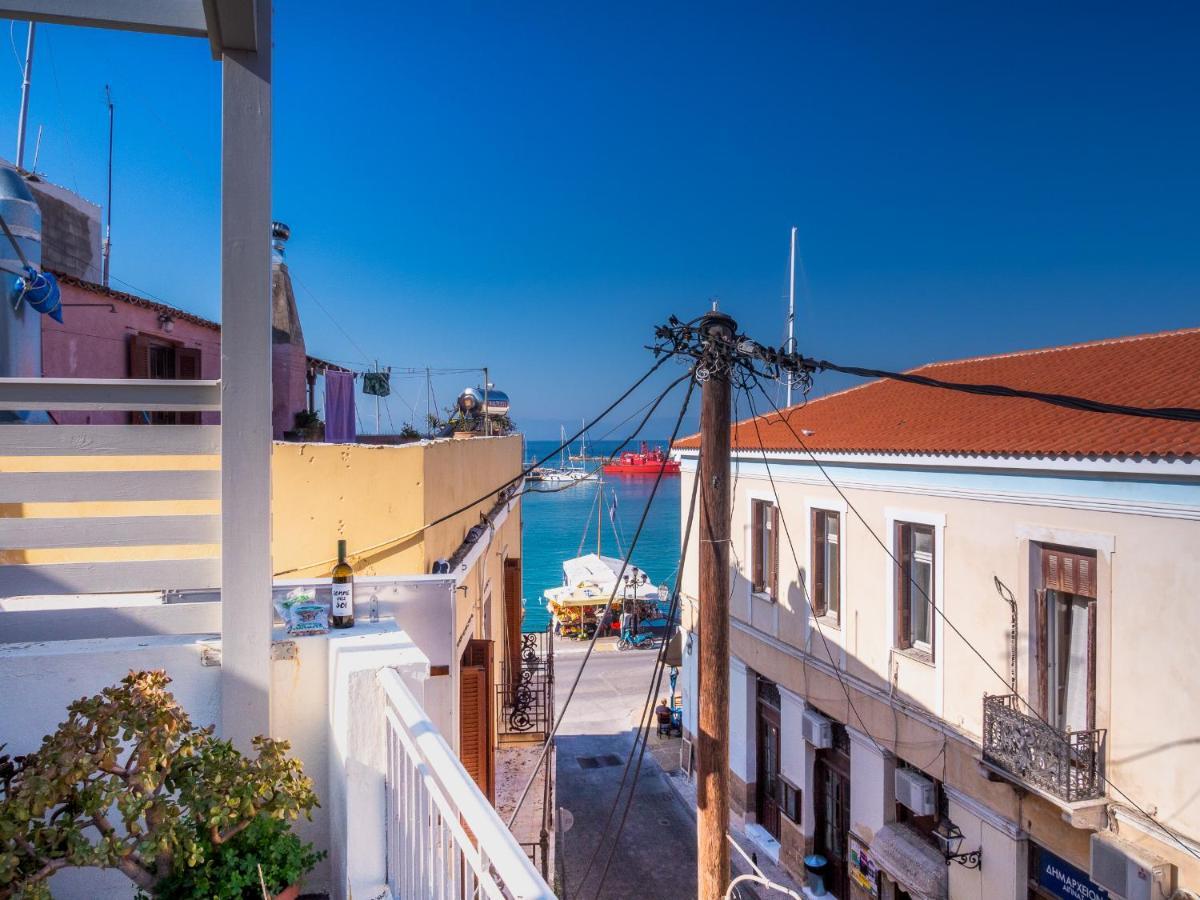 The Roof - Flat Sea View In Aegina Town Appartement Buitenkant foto