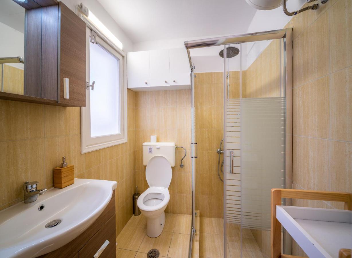 The Roof - Flat Sea View In Aegina Town Appartement Buitenkant foto